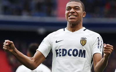 MK体育精华-佩德里被重点照顾仍闪光